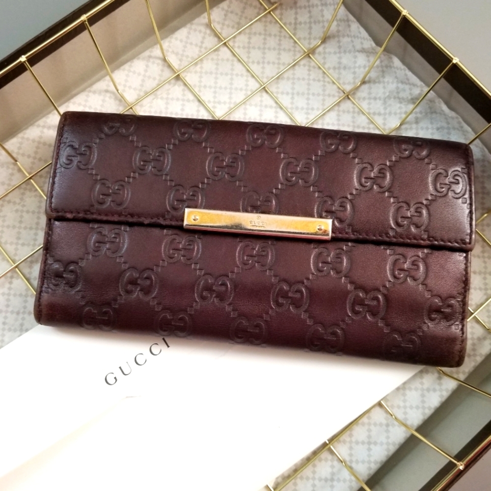 GUCCI GG  Signature bifold wallet